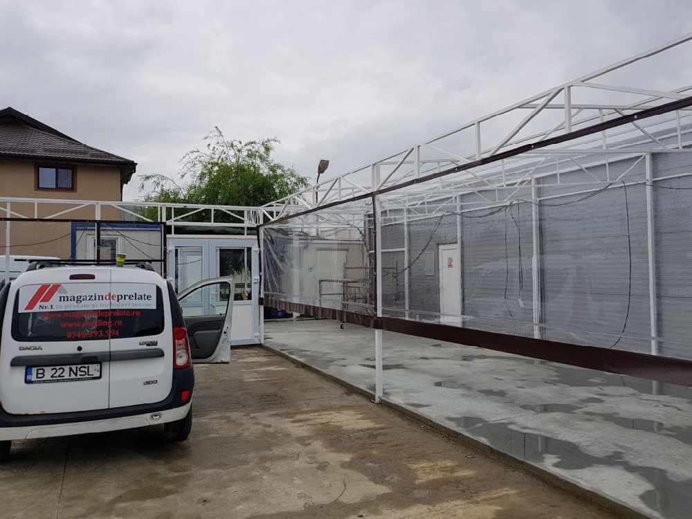 Inchidere structura metalica cu folie transparenta